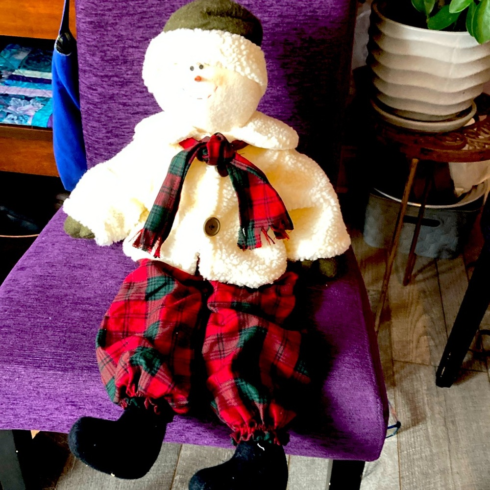 Snowman shelf sitter